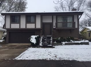 1951 Ashwood Ln, Aurora, IL
