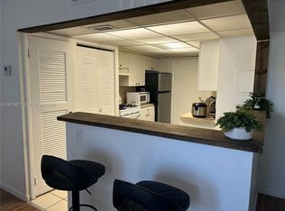 17901 NW 68th Ave APT R209, Hialeah, FL 33015