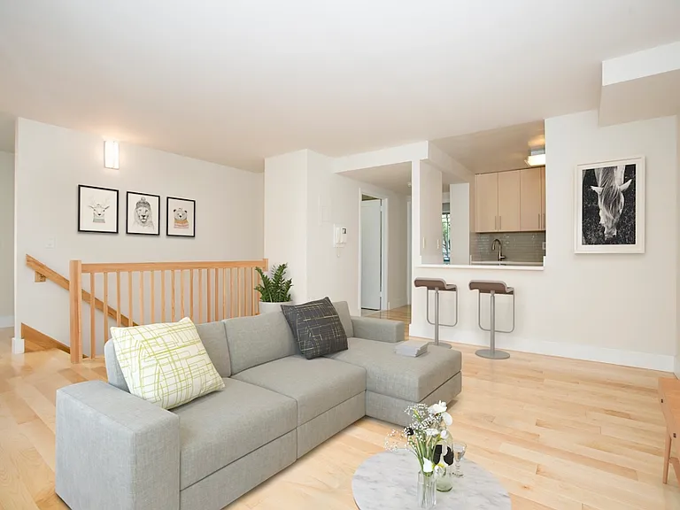 100 Jane St #2P — Photo 1