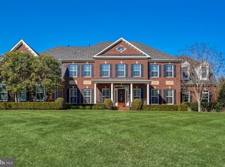 11624 Hunting Crest Ln, Vienna, VA 22182