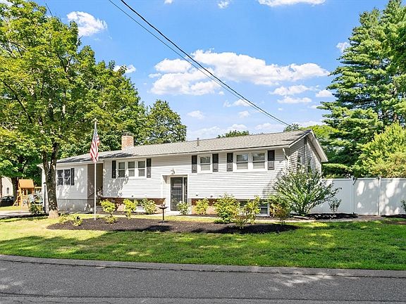 2nd image of 2 Stratton Dr