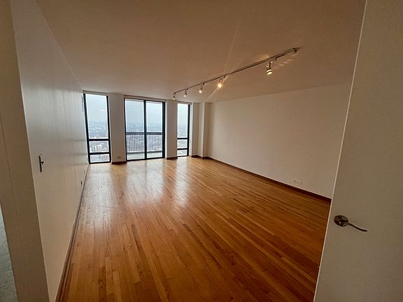 5th image of 1660 N La Salle St #2408