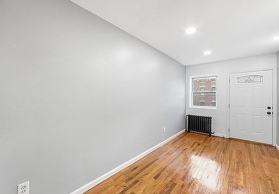 5th image of 65 Lewis Ave #2