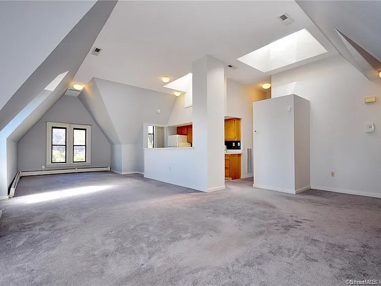 12 Charter Oak Pl #3F — Photo 2