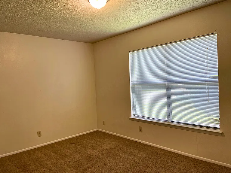 6439 Beech Trl — Photo 12