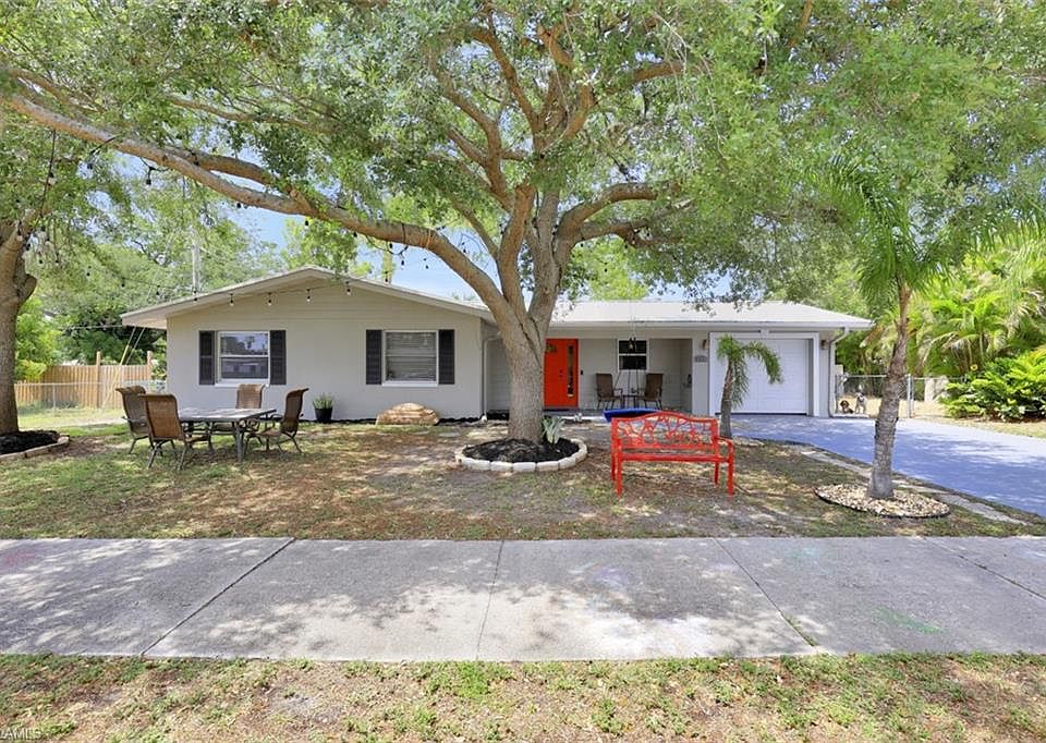1st image of 1719 Oakley Ave