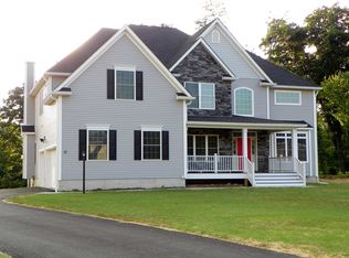 2 Saxon Woods Ct, Hopewell Junction, NY 12533