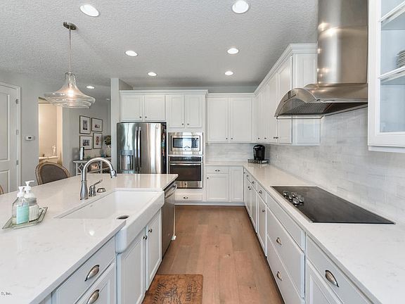 3rd image of 4045 Coastal Ave
