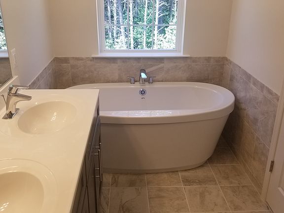 Upper Level Bath Free Standing Soaking Tub