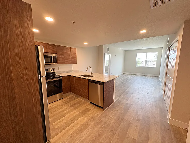 4424 S Texas Ave #306 — Photo 4