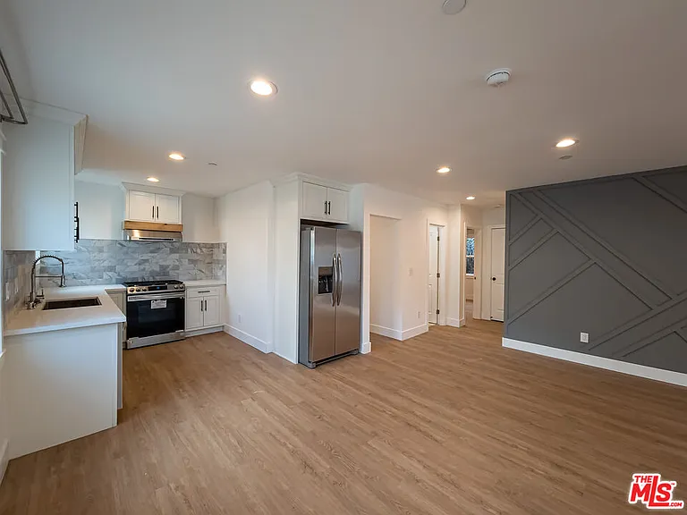 94 S Vinedo Ave — Photo 8