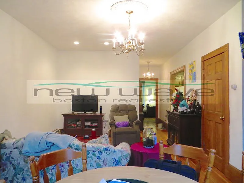2 bed, 800 sqft, $4,000 — Photo 2