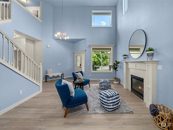 4th image of 19316 205th Street E