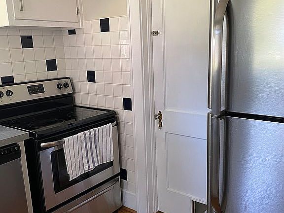 5th image of 920 Oaklette Ave