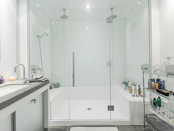 4th image of 444 W 19th St APT 304