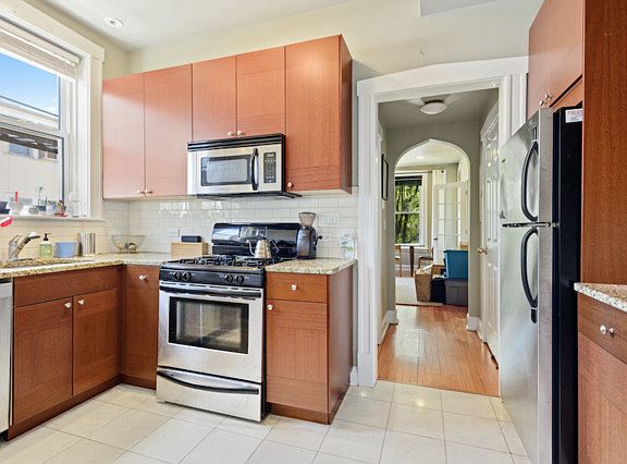4th image of 1714 W Leland Ave #1F