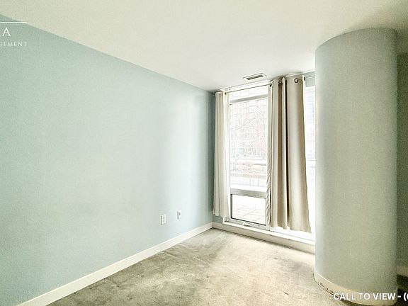 3rd image of 4 H Spadina Ave #228