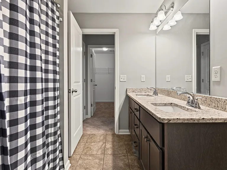 830 W Richland Cir — Photo 21