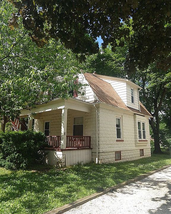 1st image of 2551 Maplewood St