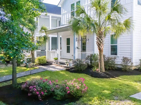 120 E Respite Ln, Summerville, SC 29483