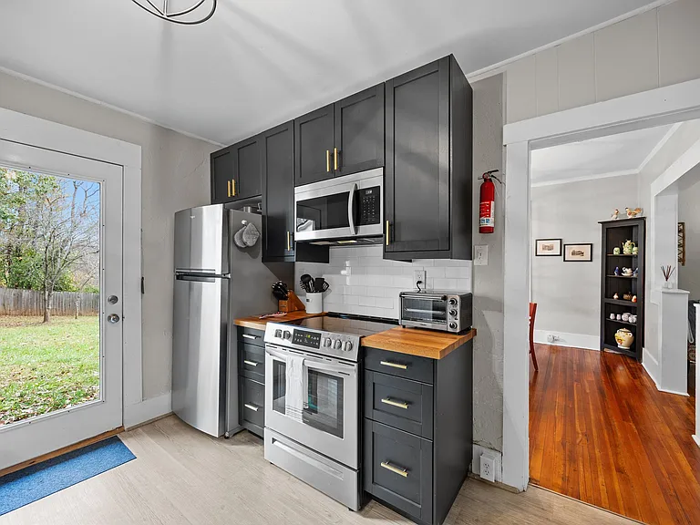 436 Fairview Rd — Photo 12