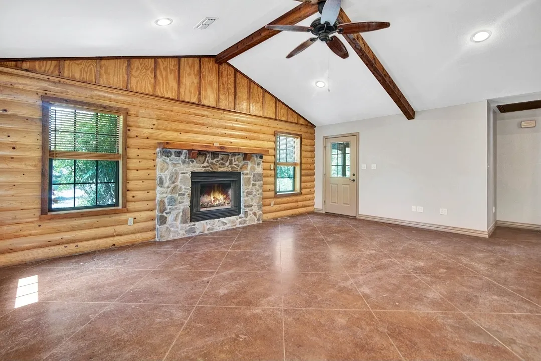 3 bed, 1500 sqft, $2,300 — Photo 2