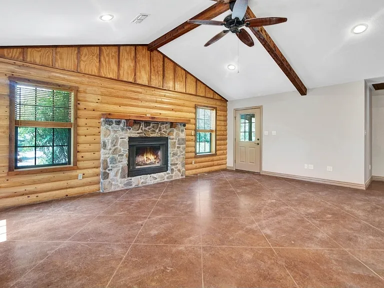306 Homesite Rd — Photo 3