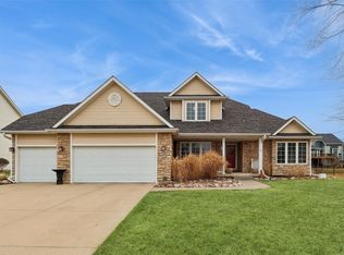 15801 Winston Ave, Urbandale, IA 50323