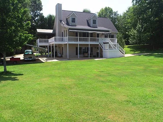 101 Lands Ct photo 1