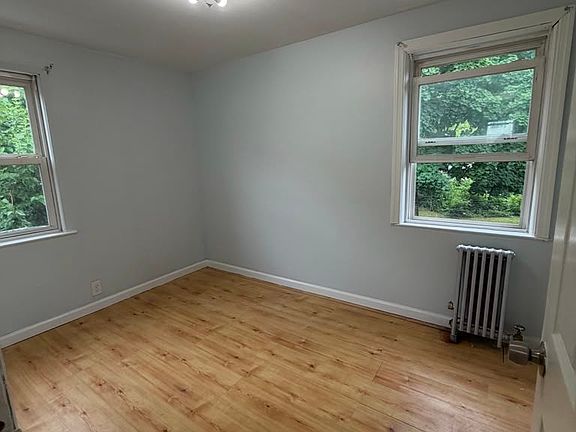 4th image of 632 Cora Pl #1