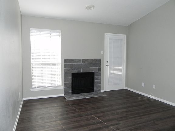 2nd image of 1820 N Garrett Ave APT 211