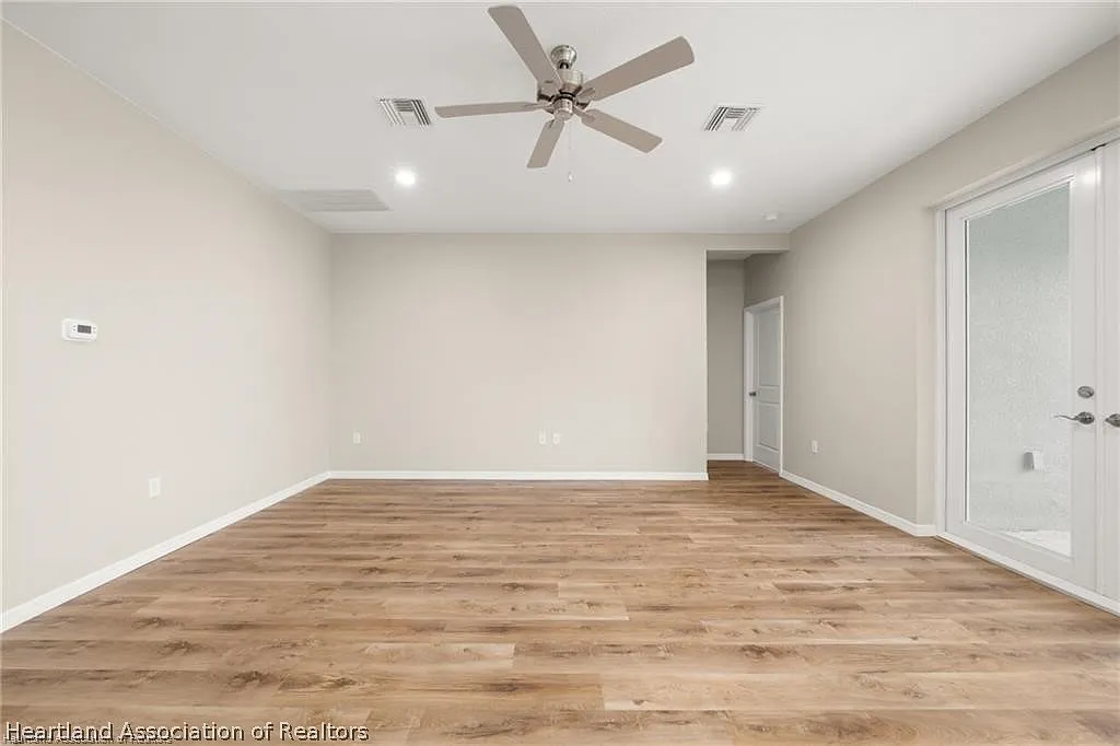 3 bed, 2.0 bath, 1686 sqft, $1,950 — Photo 3