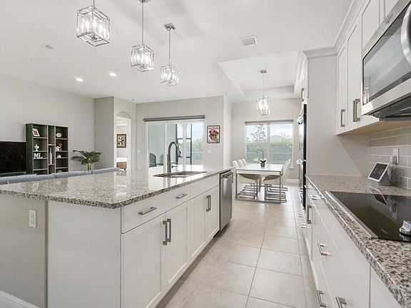 5th image of 12711 SW Sunrise Lake Terrace