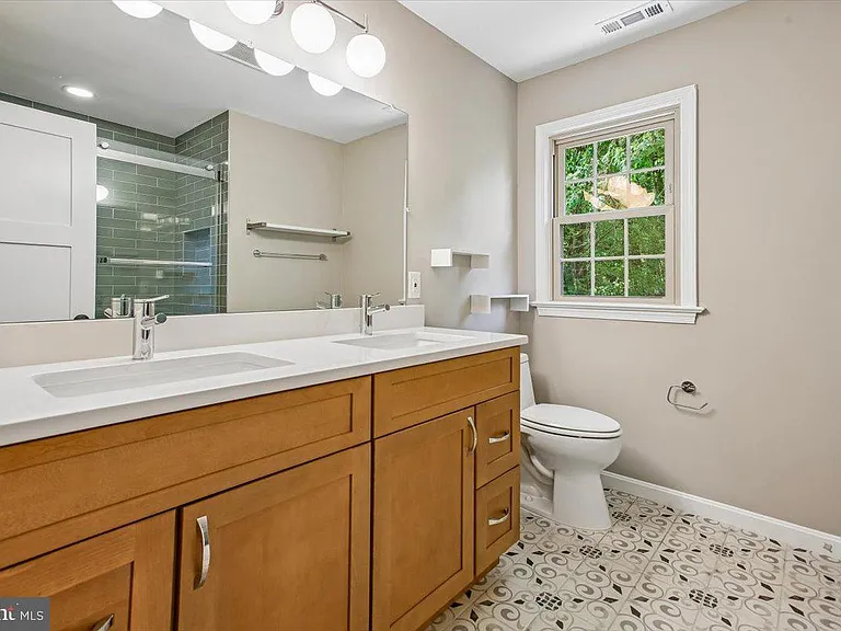 1710 Chesterford Way — Photo 41