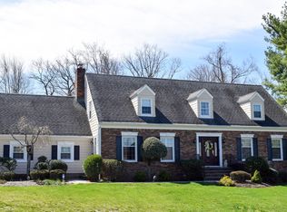 4 Westview Ct, Cedar Grove, NJ 07009