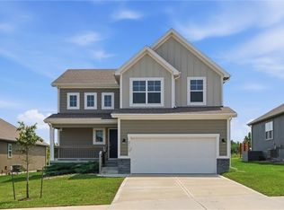 2113 SW Rutherford Dr, Lees Summit, MO 64082