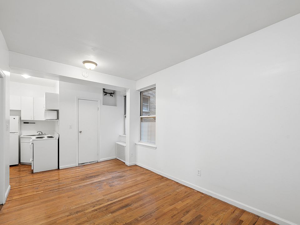1st image of 320 E 49th St APT 35