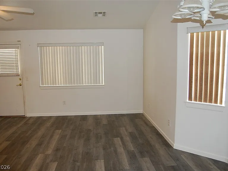 4911 E Ridgewood Dr — Photo 8