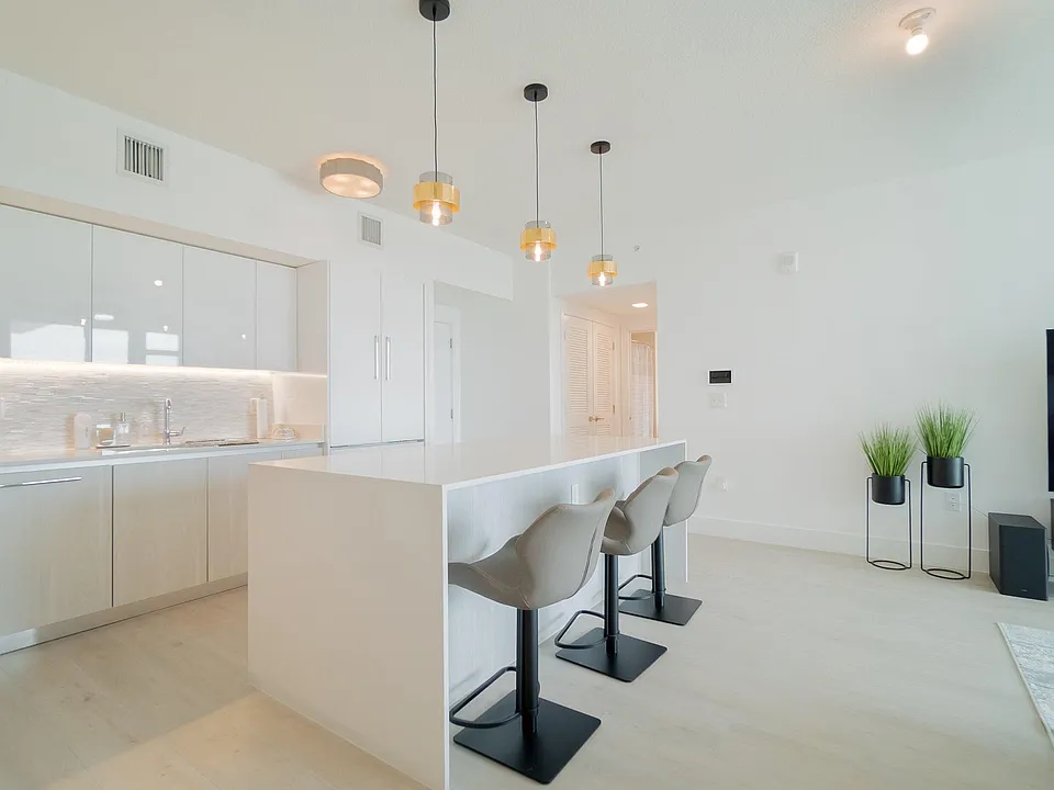 111 SE 1st Ave #514