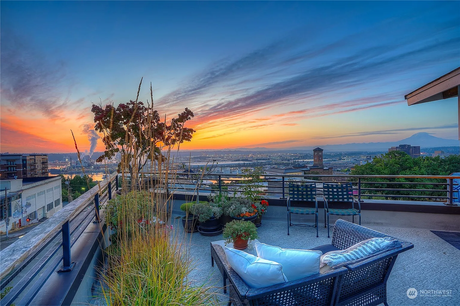 602 S Baker Street photo 1