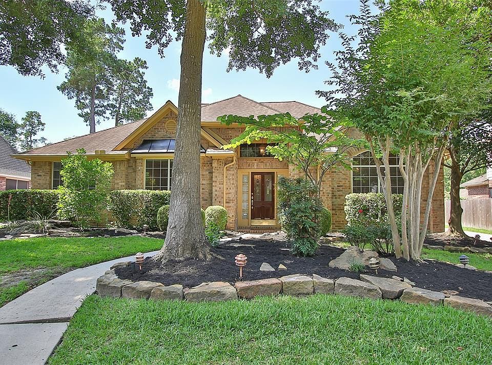 Super convenient location - get what you want and where you want to go quickly. Large 1-story with open floor on an oversized lot and on a quiet street. Easy to maintain mature landscape. Zoned to sought after Klein school district.
