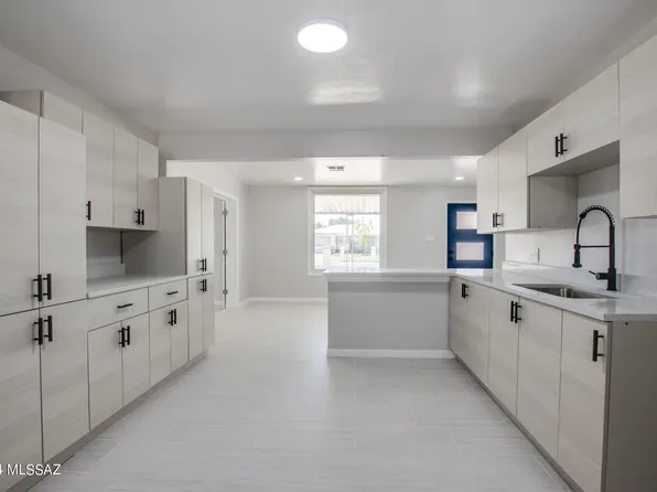 910 W Calle Antonia, Tucson, AZ 85706