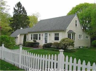 14 Maple Ct, Old Saybrook, CT 06475