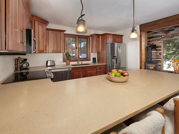 5th image of 350 Wilderness Dr