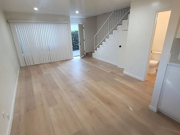 5th image of 2500 Clyde Ave #4