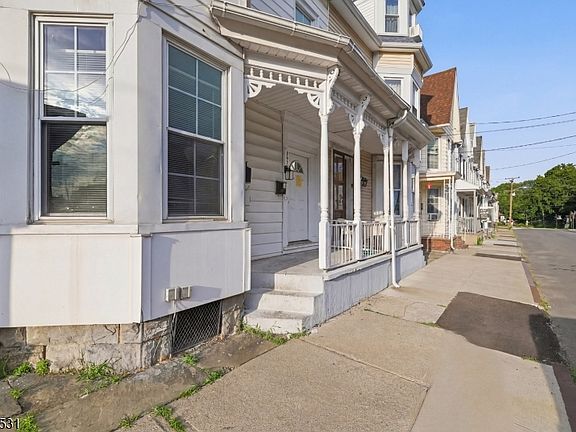 2nd image of 283 Mercer St
