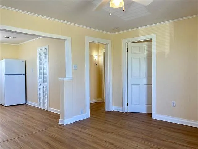 1533 Huron Ave — Photo 5