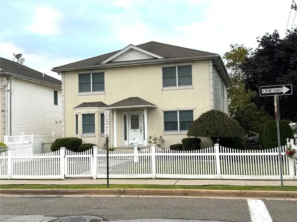 64 Cottage Place, Mineola, NY 11501