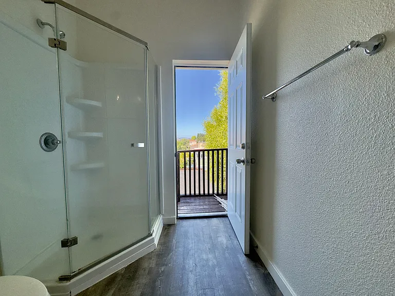 3115 Martin Luther King Jr Way — Photo 43