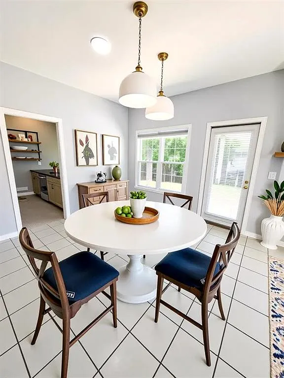 4 bed, 2.5 bath, 2961 sqft, $2,995 — Photo 4